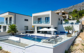 3 Bedroom Lovely Home In Dugi Rat